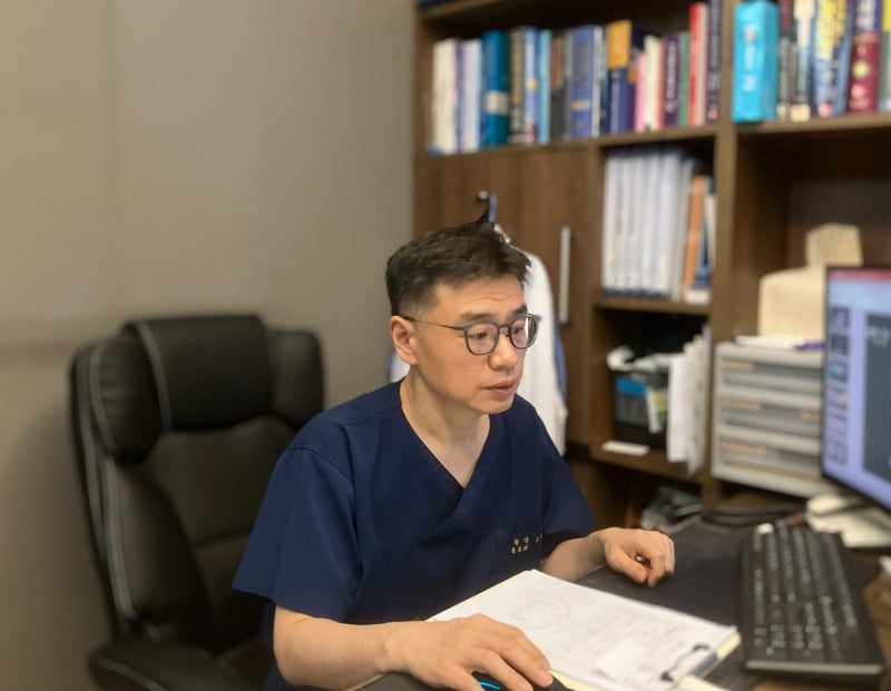 상담 또는 수술 후 환자 편의를 위해 핫라인을 개설하였습니다. 010-3493-0013 @분당더유